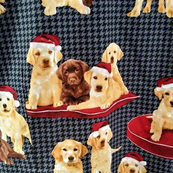 *SOLD* White Cross Scrubs Top Christmas Puppies - Picture 7 of 7